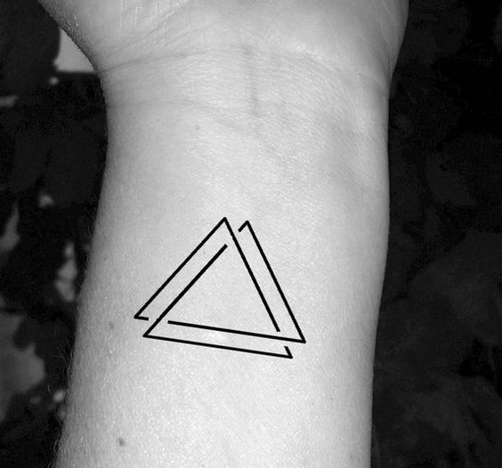 Татуировка 3 треугольника что означает. Татуировка треугольник