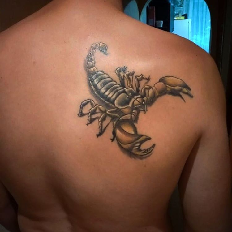 Татуировка Скорпион на спине