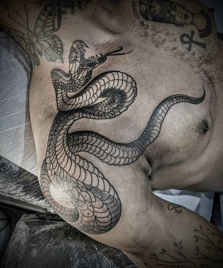 Змей за спиной