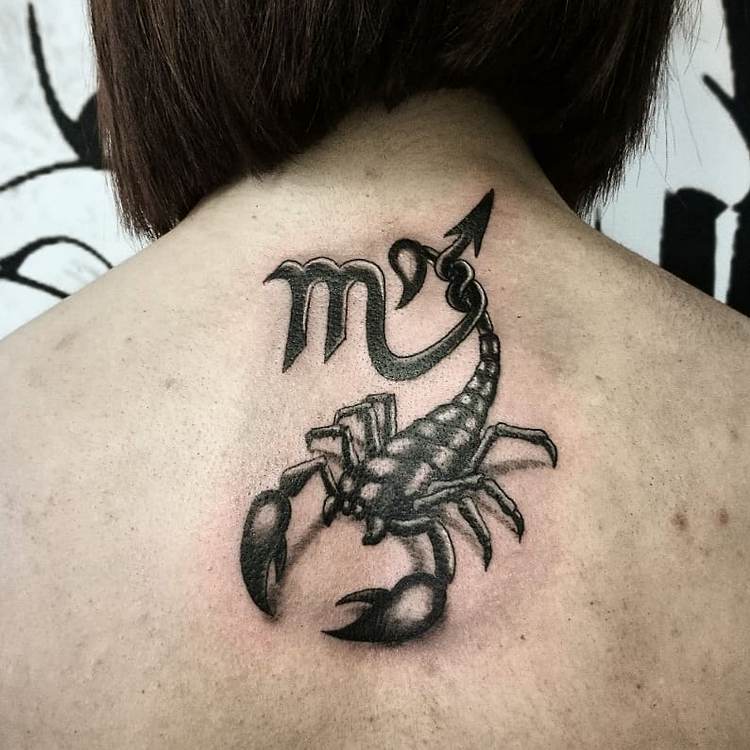 Символ скорпиона тату для девушки